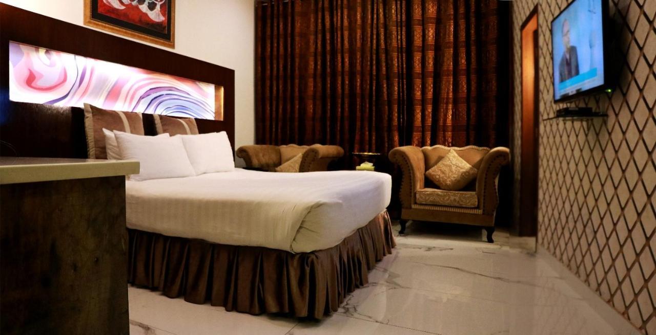 Hilton Suites Лахор Экстерьер фото