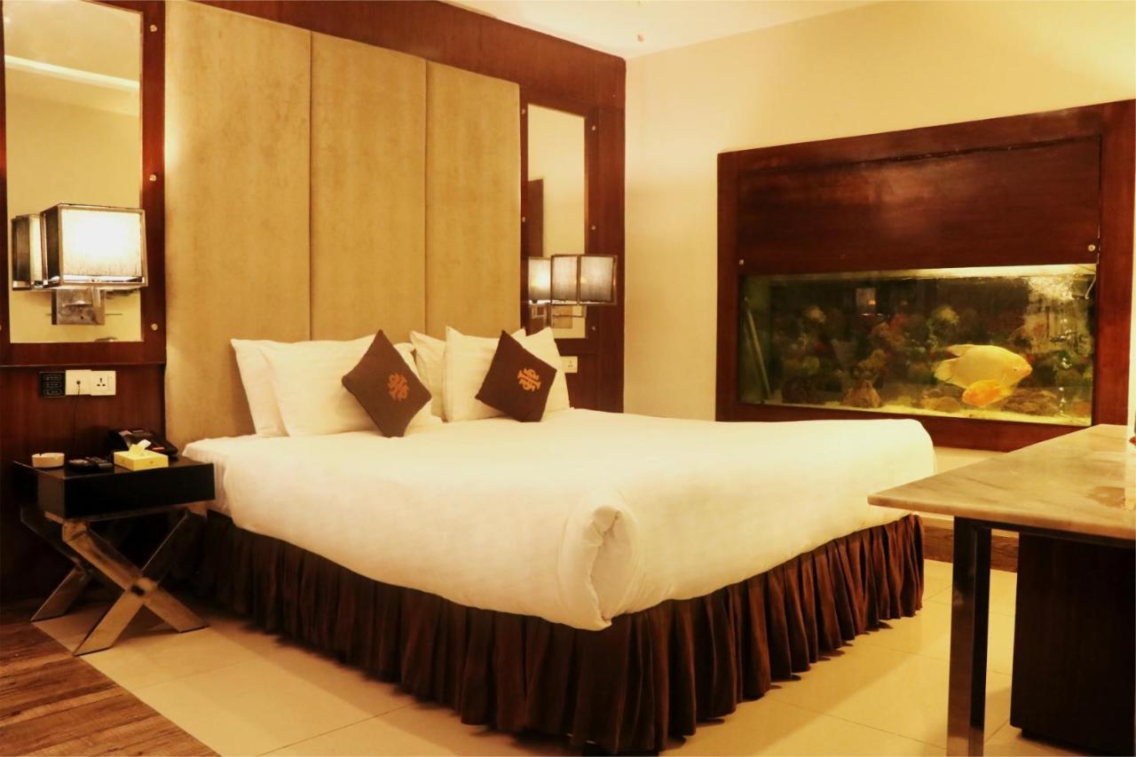 Hilton Suites Лахор Экстерьер фото
