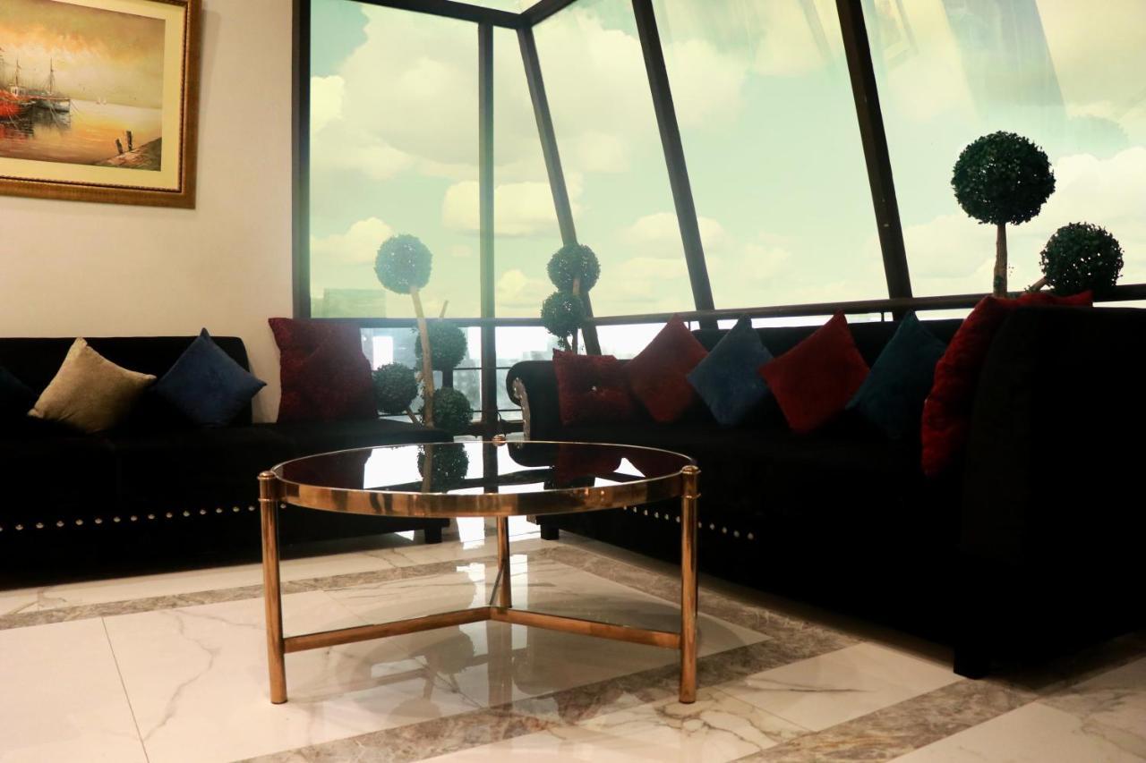 Hilton Suites Лахор Экстерьер фото