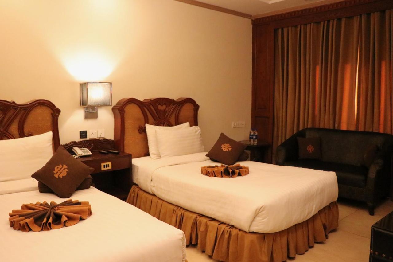 Hilton Suites Лахор Экстерьер фото