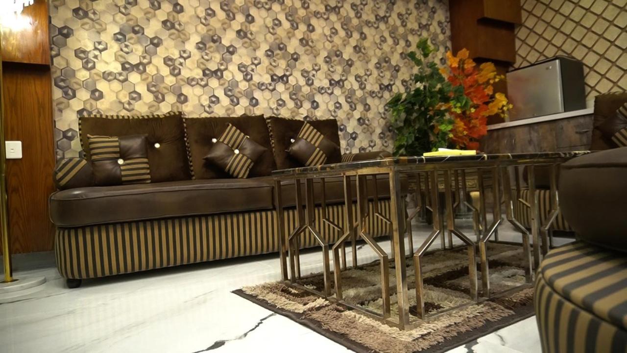 Hilton Suites Лахор Экстерьер фото