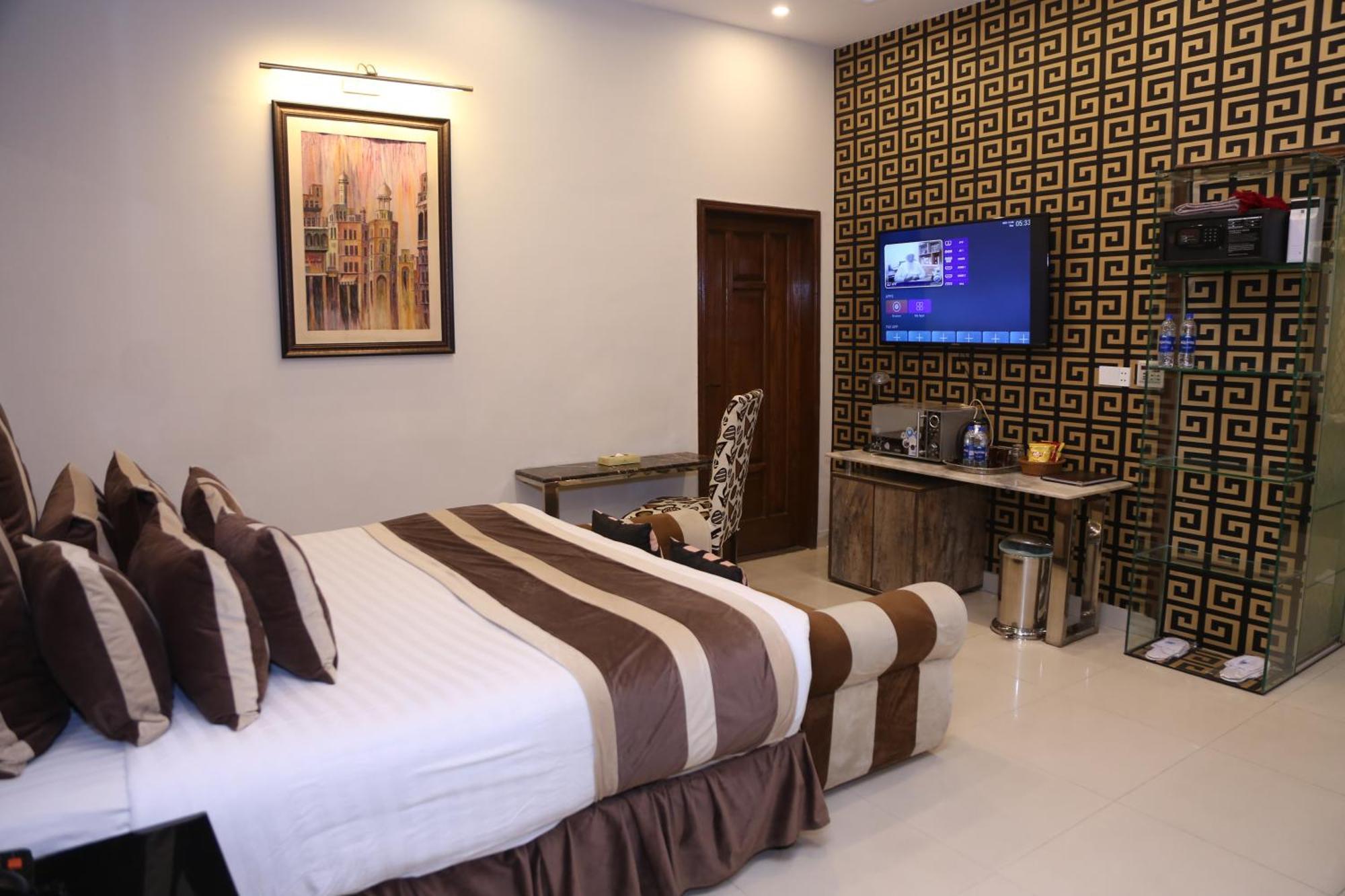 Hilton Suites Лахор Экстерьер фото