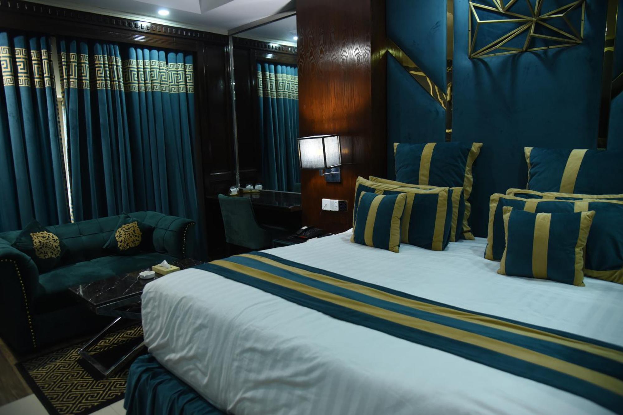 Hilton Suites Лахор Экстерьер фото